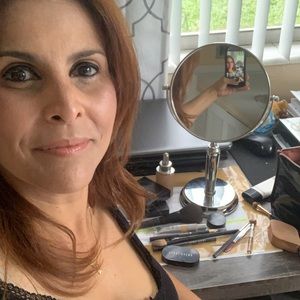 Meet your Posher, Yenni